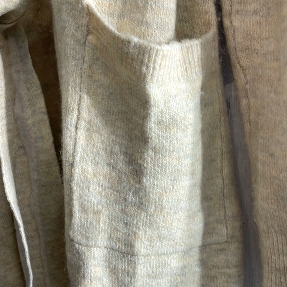 Creamy beige Cardigan size extra small - Picture 3 of 3
